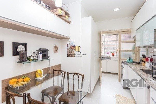 Vende-se espaçoso apartamento 4 quartos, 2 suítes, 3 vagas, próximo ao Hospital Moinhos - 154m² - Floresta