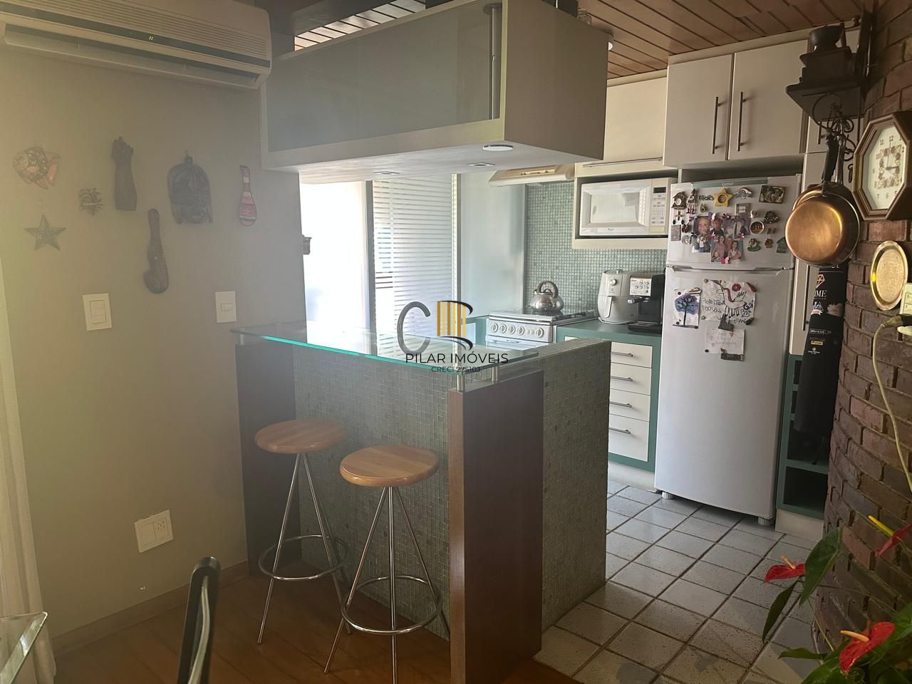 Vende-se apartamento com 2 quartos (1 suíte), 70m² e 1 vaga – Mont Serrat
