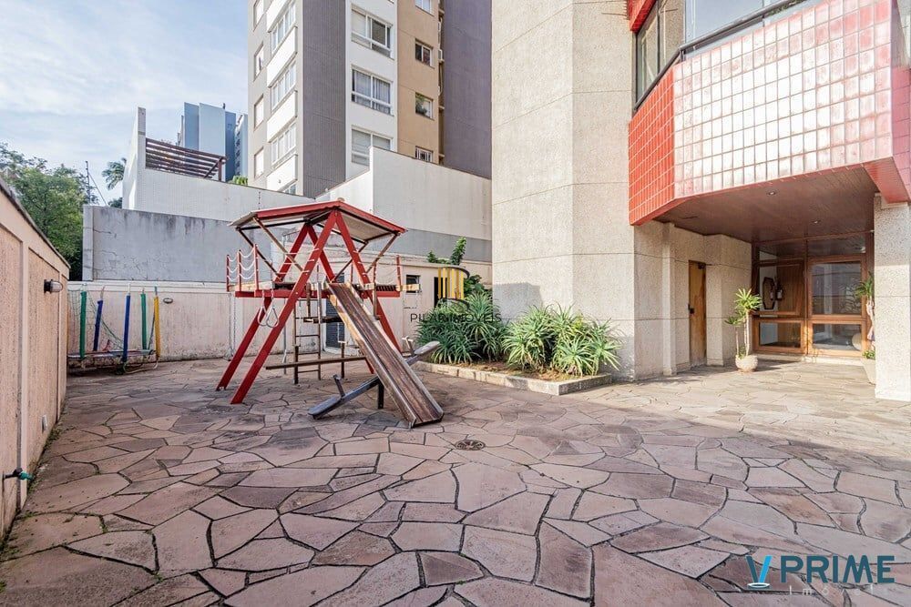 Vende-se cobertura com 3 quartos (1 suíte), 311m² e 3 vagas – Rio Branco