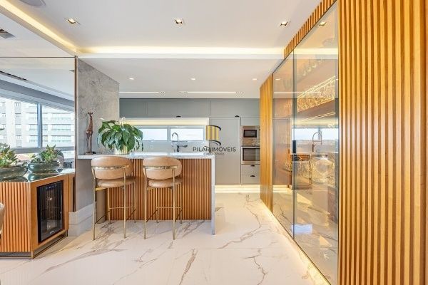 Apartamento alto padrão mobiliado com 3 suítes e 140 m² na Bela Vista