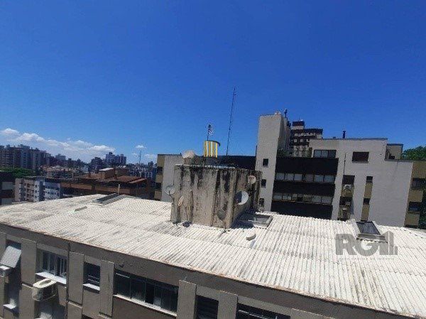 Vende-se ampla cobertura 2 quartos com suíte e vaga coberta e escriturada - 134m² -  Rio Branco