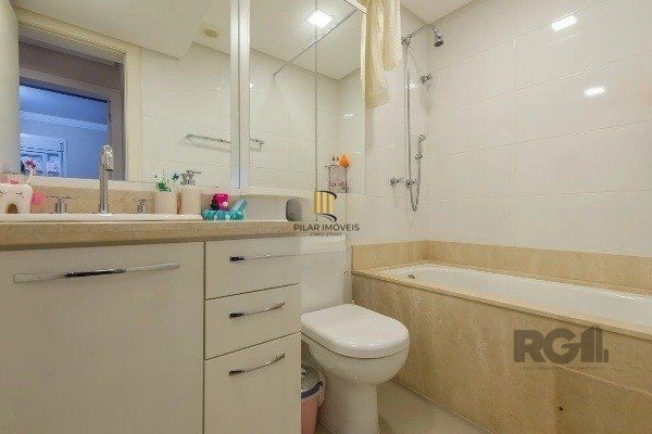 Vende-se amplo apartamento 3 dorm c/ suíte, 3 vagas, churrasqueira, lareira - 113m² - Bela Vista