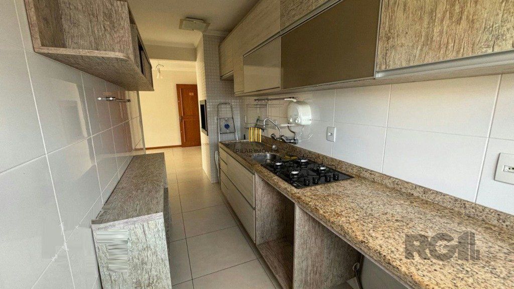 Vende-se excelente apartamento 2 quartos com suíte, 2 vagas cobertas, com churrasqueira - 68m² - Jardim Botânico