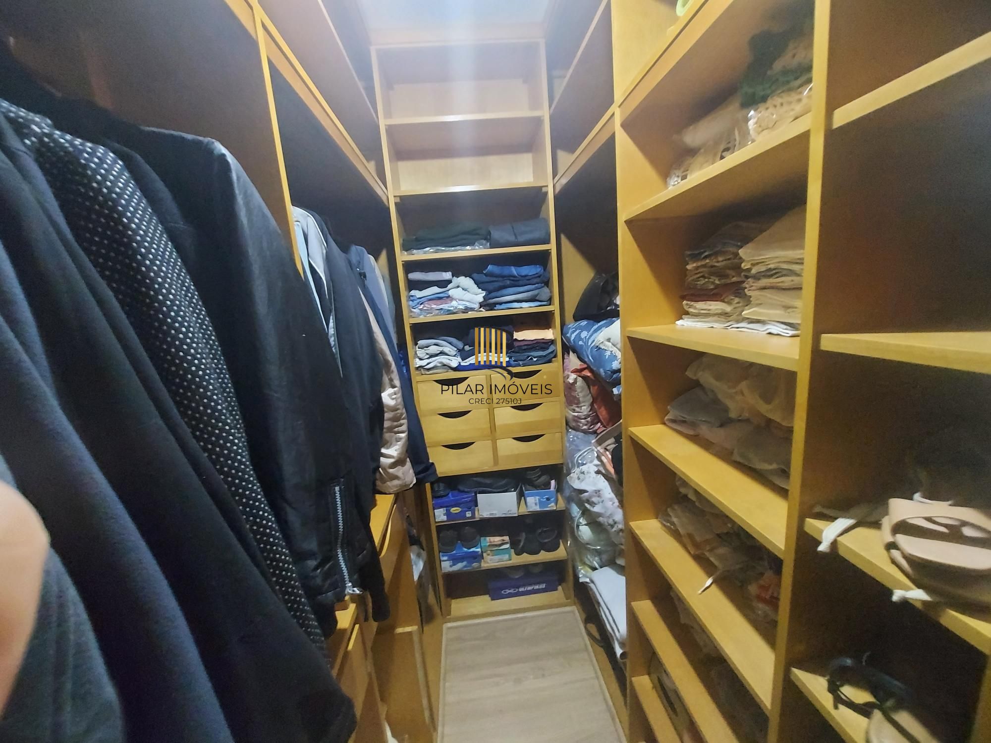 Vende-se apartamento de 2 quartos, 2 vagas, 74m² e sacada e churrasqueira - Higienópolis