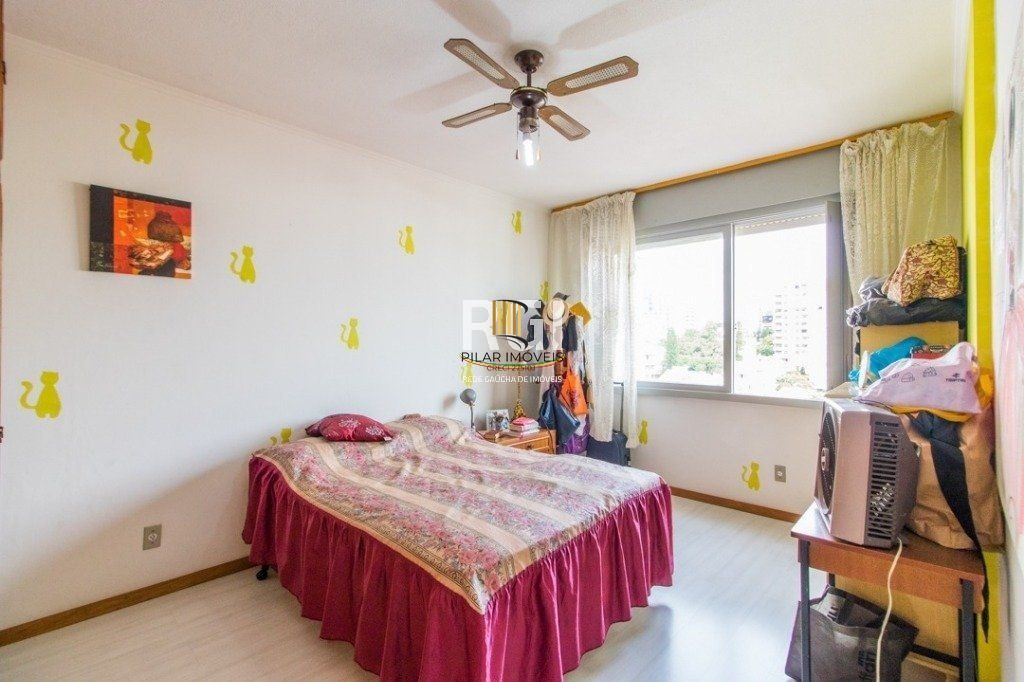 Apartamento á Venda - 140m², 3 dormitórios, sendo 1 suites, 2 vagas - São João