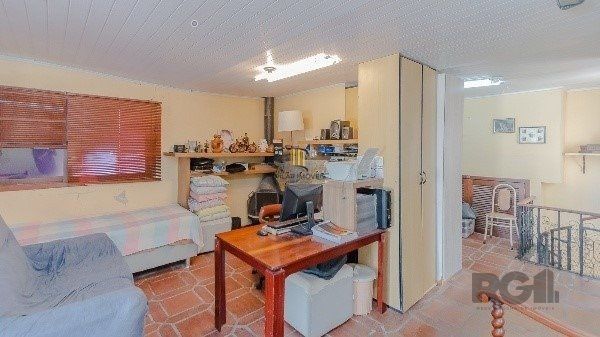 Vende-se excelente cobertura 2 quartos com suíte, 3 vagas de garagem com 156m² no Petrópolis