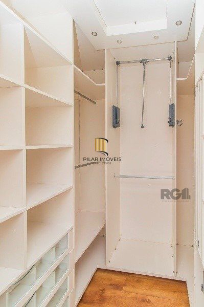 Apartamento de alto padrão, 3 suítes, 3 vagas, ao lado da Praça da Encol