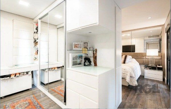 Apartamento de 192m² com 3 Suítes, 3 Vagas e Móveis Planejados de Alto Padrão Próximo à Praça da Encol