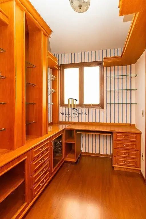 Vende-se apartamento com 3 quartos( 1 suíte), 111m² e 1 vaga – Auxiliadora