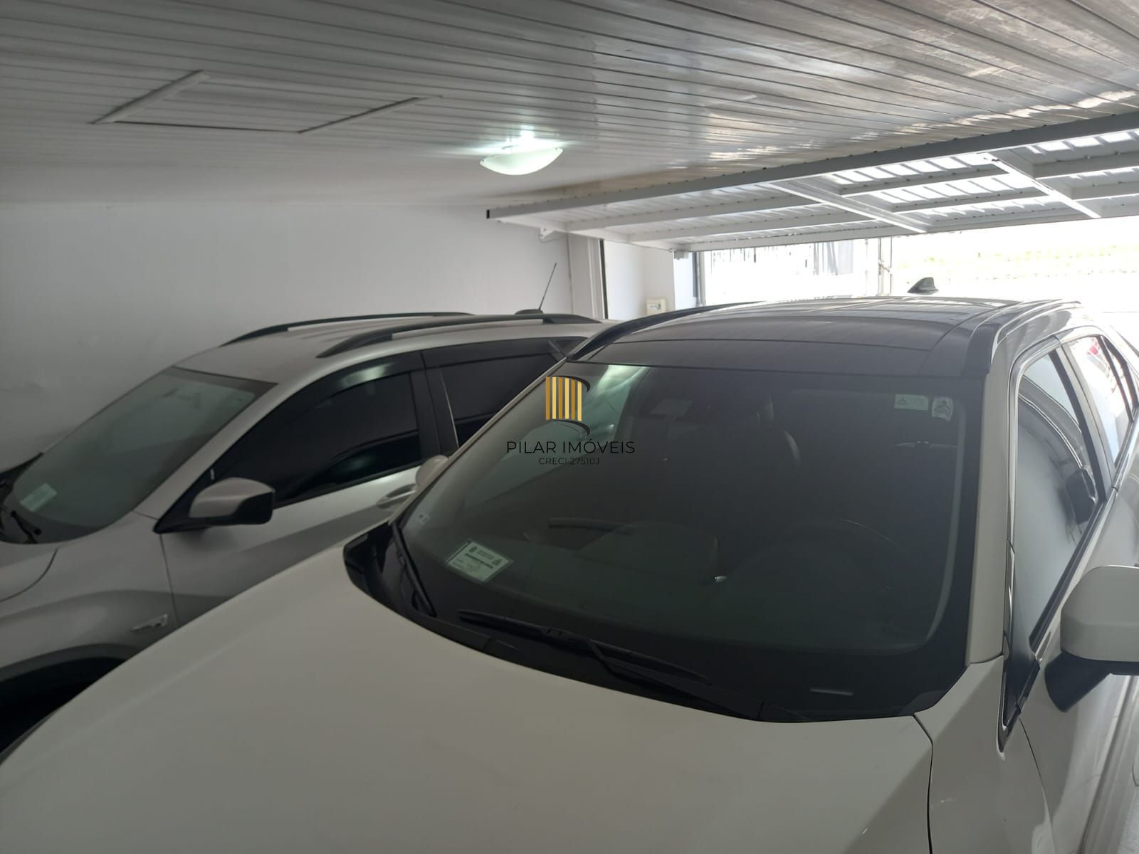 Vende-se sobrado com 5 quartos (3 suítes), 428m² e 3 vagas – Alto Petrópolis