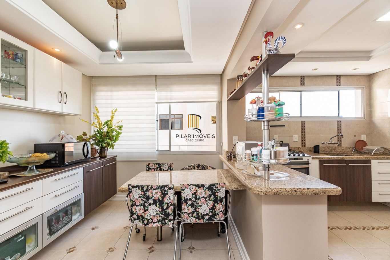 Vende-se apartamento com 3 quartos (1 suíte), 133 m² e 1 vaga – Petrópolis