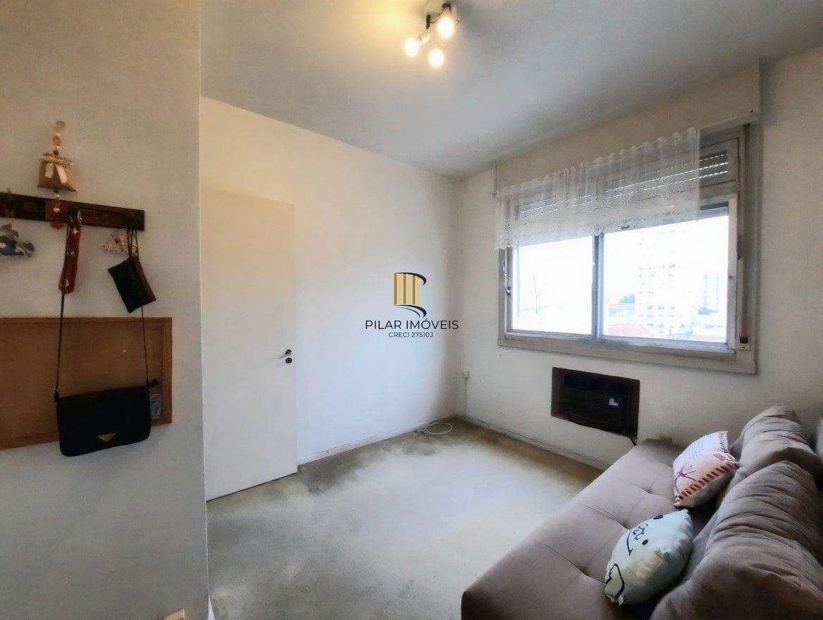 Vende-se apartamento com 3 quartos(1 suíte), 184m² e 2 vagas - Bom Fim