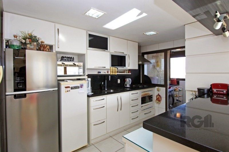 Apartamento 3 dormitórios, 1 suíte, 2 vagas - 95,75m² de área privativa no Bairro Independência