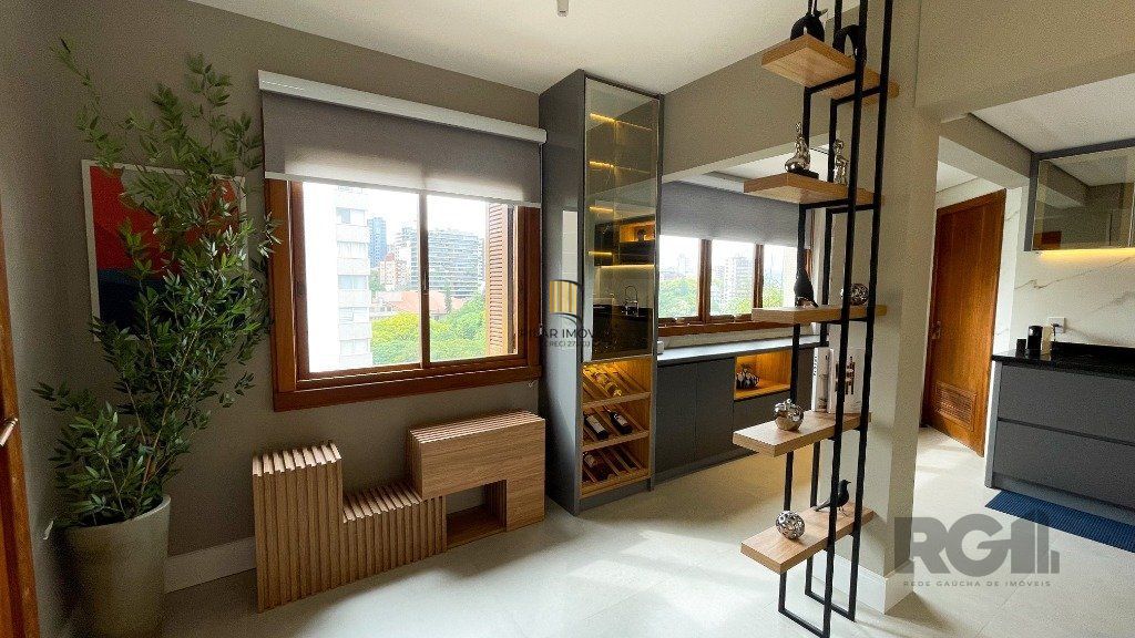 Vende-se luxuoso apartamento 3 quartos com suíte, 2 vagas, com churrasqueira e hidro - 148m² -  Petrópolis