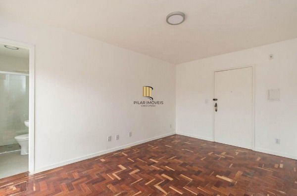 Apartamento com 1 dormitório, sacada e 1 vaga coberta — 48 m² - Passo d’Areia