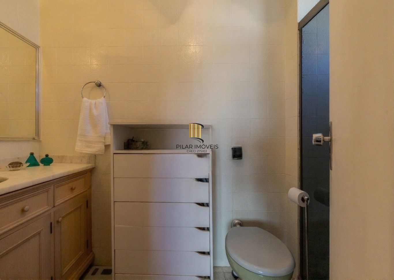 Vende-se apartamento com 3 quartos (1 suíte), 122 m² e 1 vaga – Petrópolis