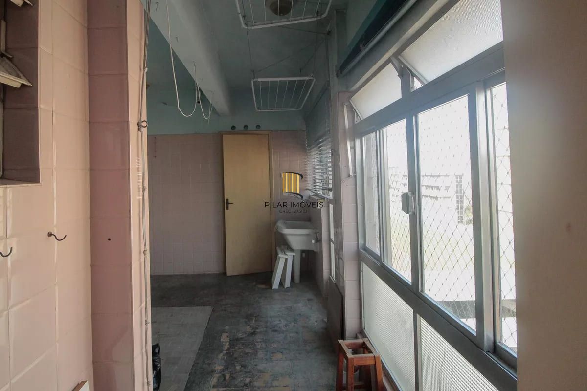 Vende-se apartamento com 4 quartos (1 suíte), 204 m² e 2 vagas - Rio Branco