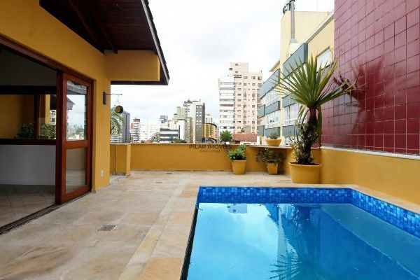 Vende-se cobertura com 3 dormitórios, piscina, 245m² e 2 vagas - Mont Serrat