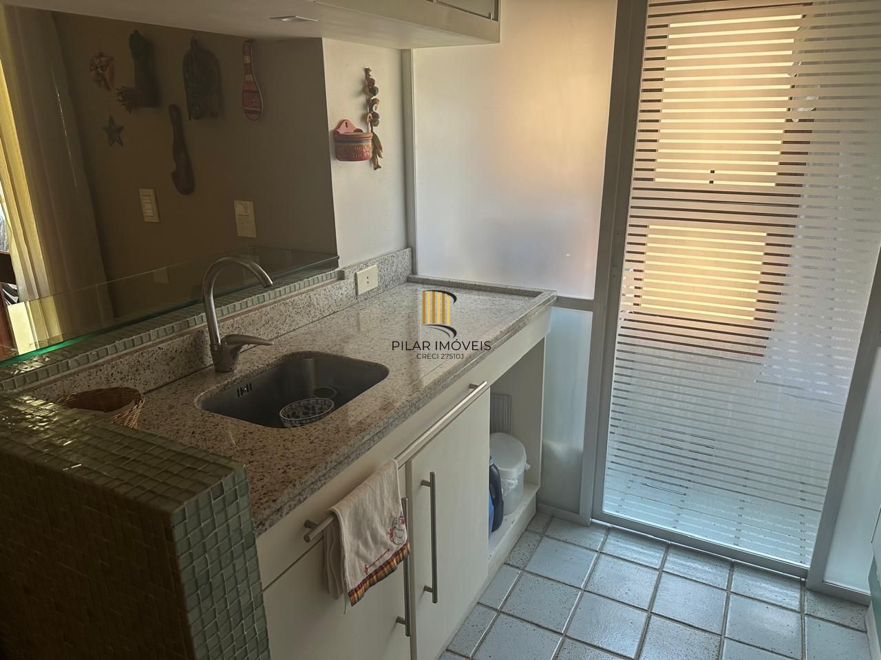 Vende-se apartamento com 2 quartos (1 suíte), 70m² e 1 vaga – Mont Serrat