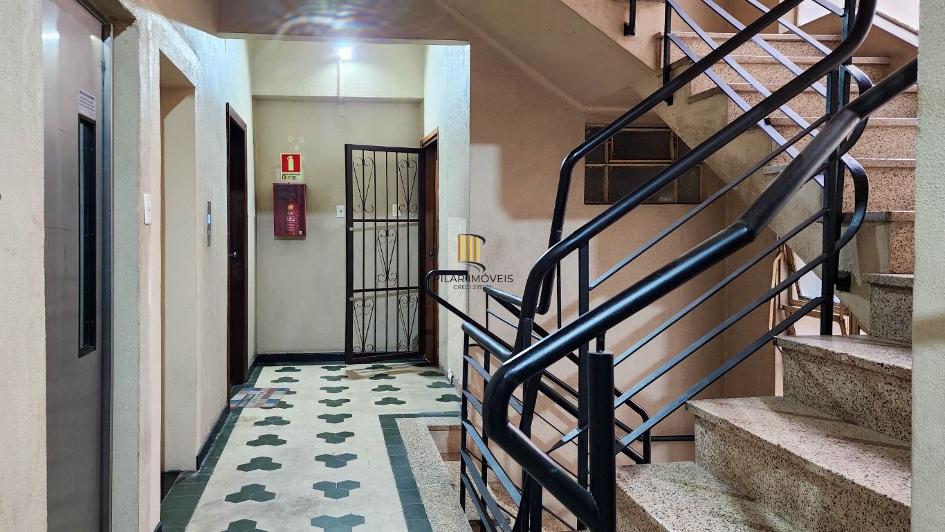 Vende-se apartamento com 2 quartos, 79 m² e sacada - Centro Histórico