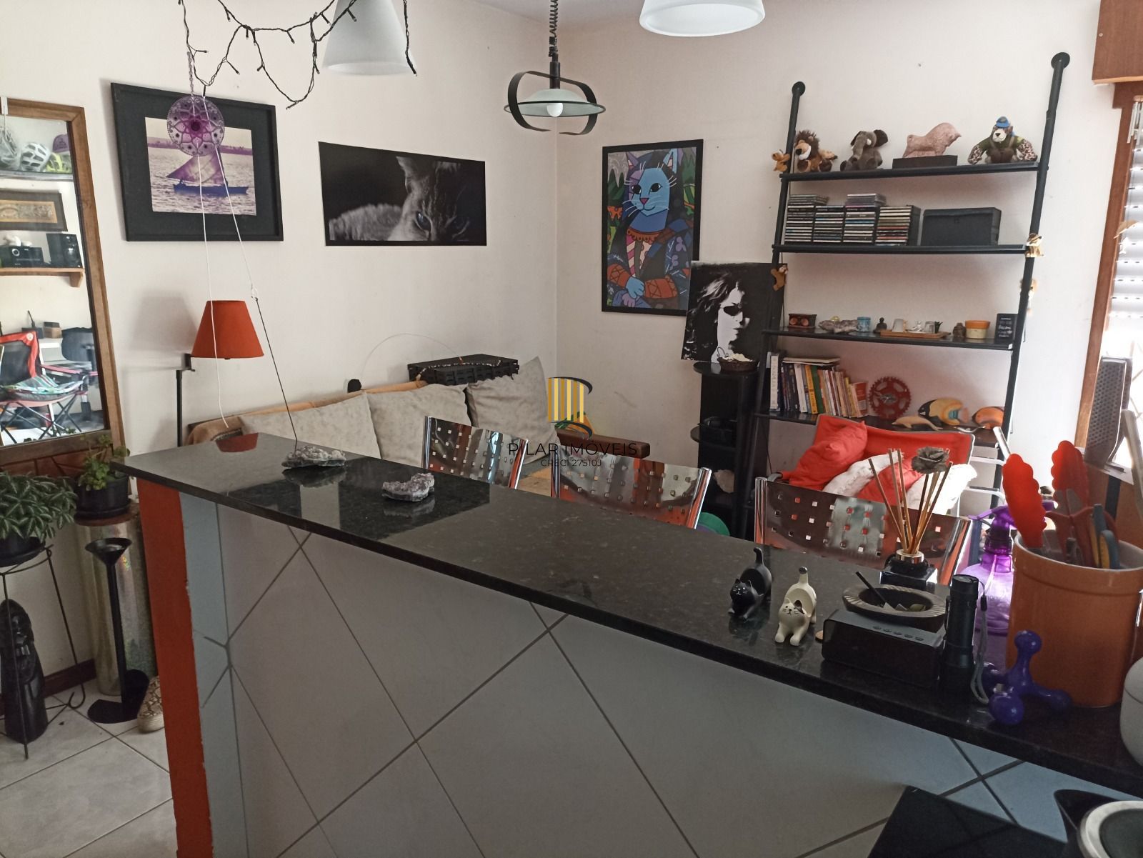 Vende-se apartamento de 1 dormitório com sacada e 47m² - Cidade Baixa