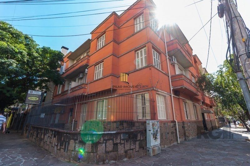 Apartamento 3 dormitórios, 1 vaga de garagem no Bairro Menino Deus.