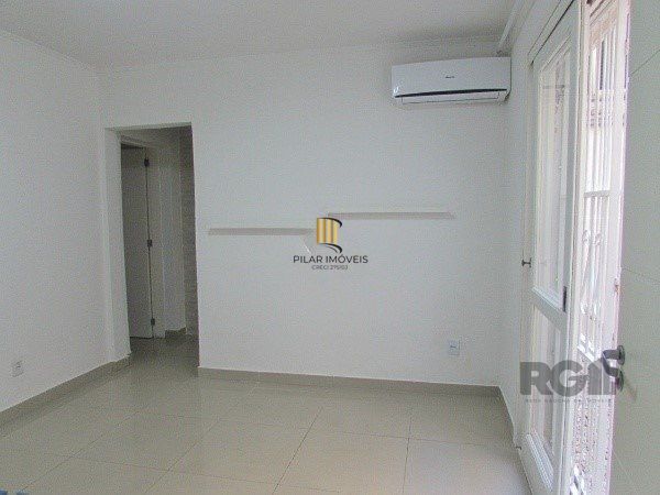Apartamento com 1 Dormitório e Pátio Privativo no Bairro Petrópolis