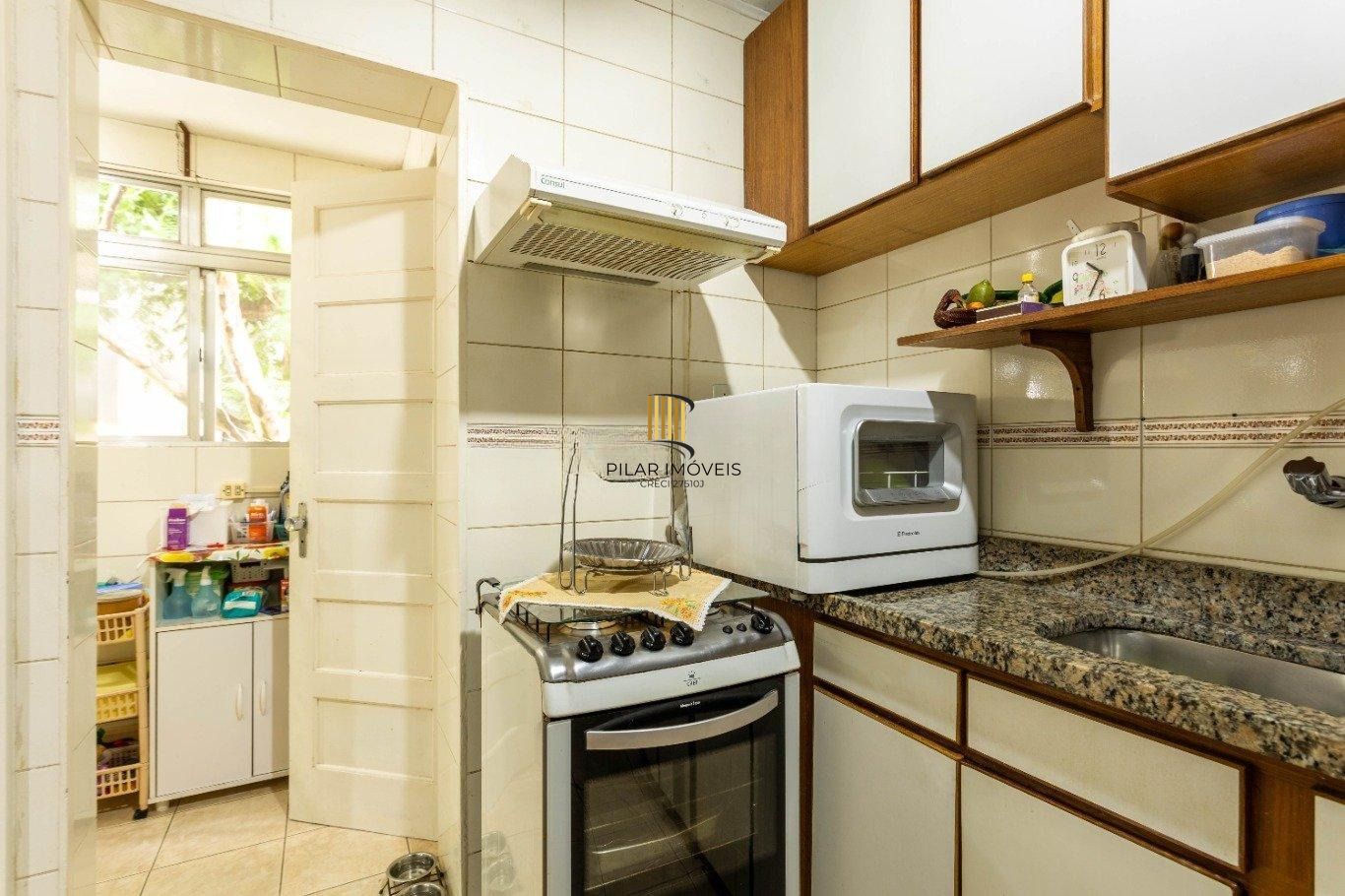 Vende-se cobertura com 3 quartos,(1 suíte) e 1 vaga – 167 m² – Bom Fim