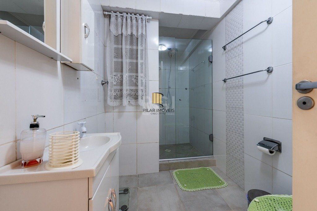 Vende-se apartamento - 117m², 3 dormitórios(1 suíte), 2 vagas - Petrópolis