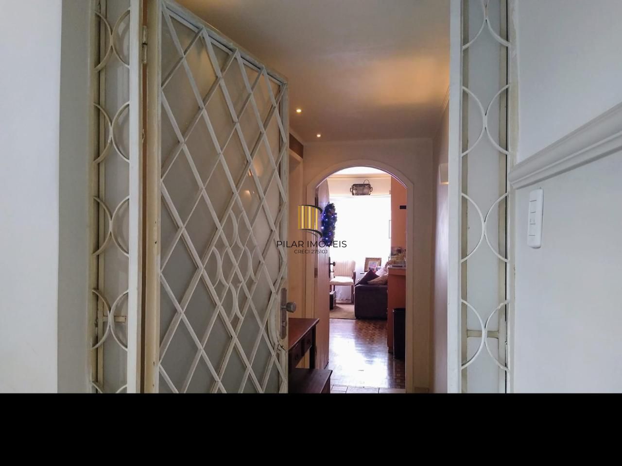 Vende-se apartamento com 3 quartos(1 suíte), 114m² e 1 vaga - Moinhos de Vento