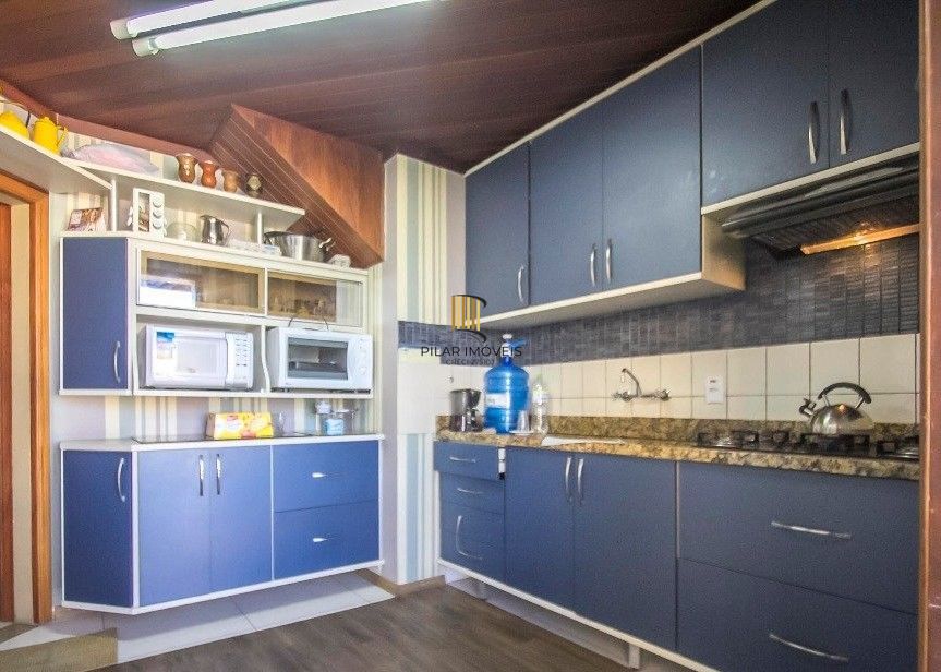 Vende-se cobertura com 3 quartos (1 suíte), 315 m², 2 vagas - Bela Vista