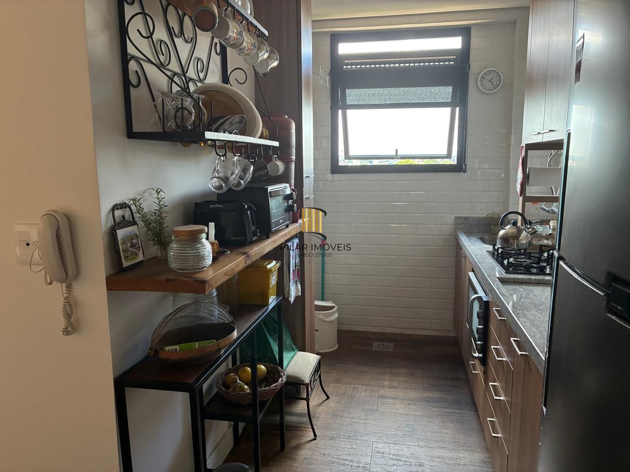 Vende-se apartamento com 2 quartos (1 suíte), 79m² e 2 vagas - Rua Eduardo chartier 190