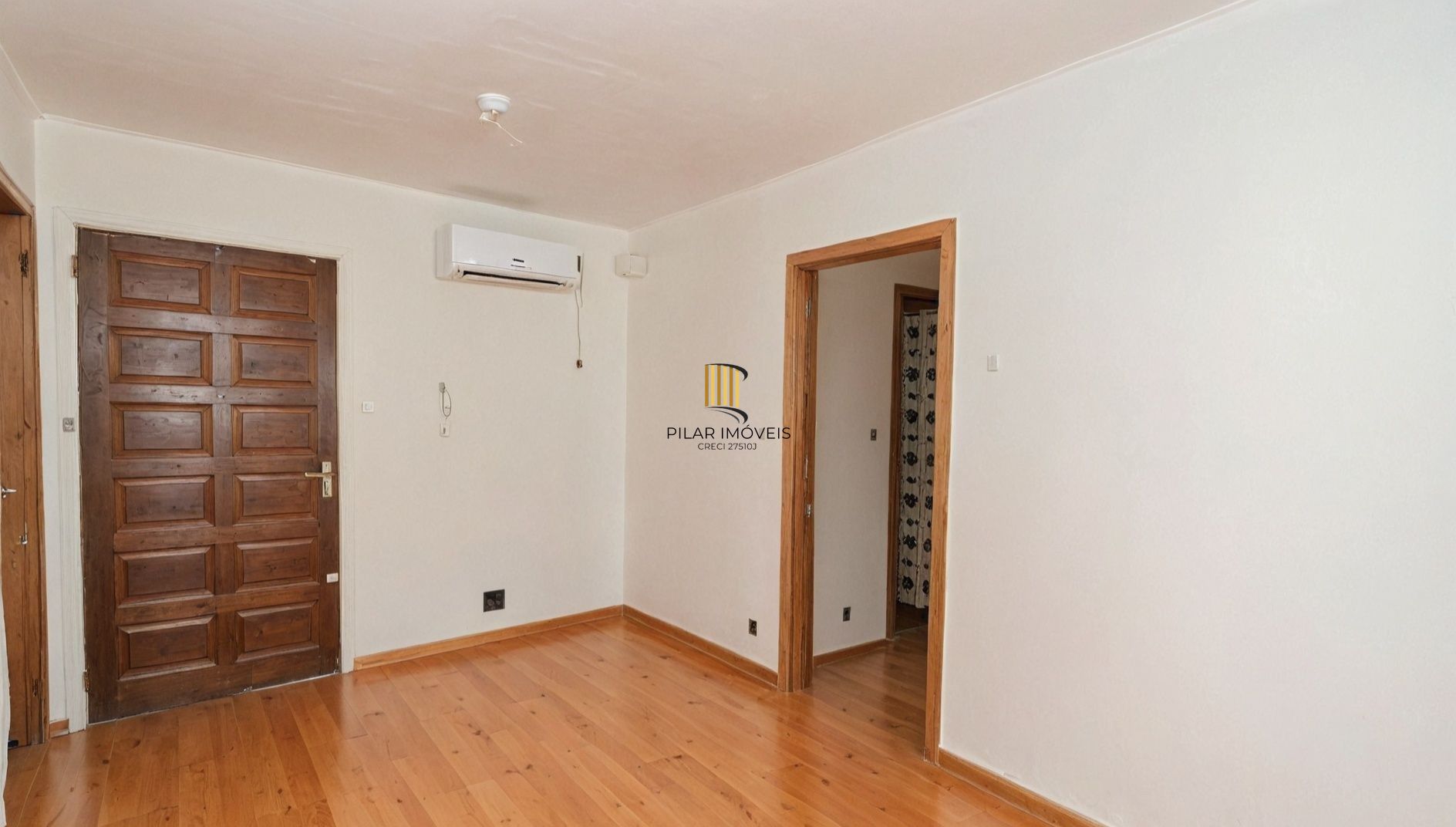 Vende-se apartamento com 2 quartos(1 suíte) e 68m² - Petrópolis