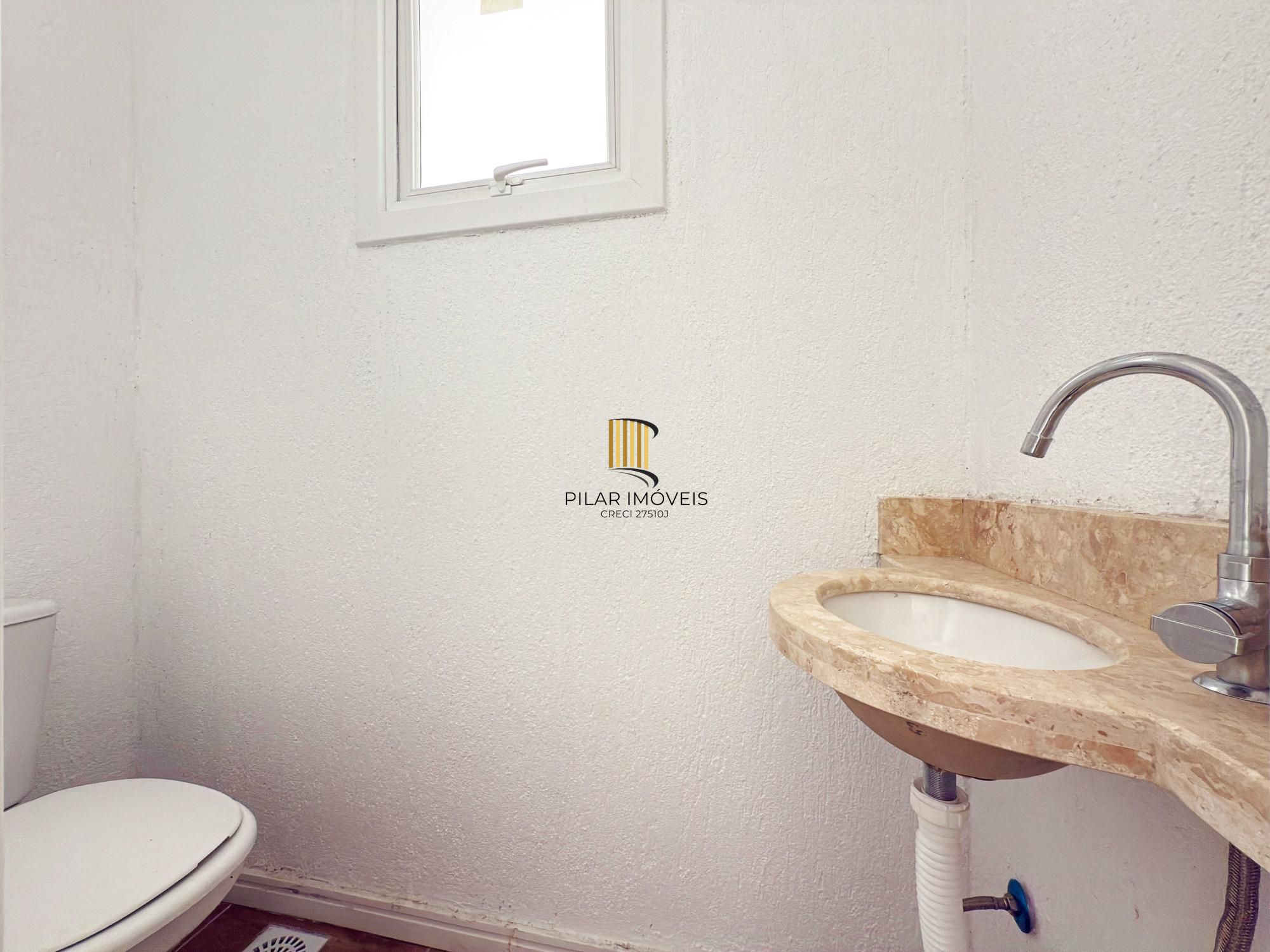 Vende-se casa em condomínio com 4 dormitórios (2 suítes), 3 vagas  – Tristeza