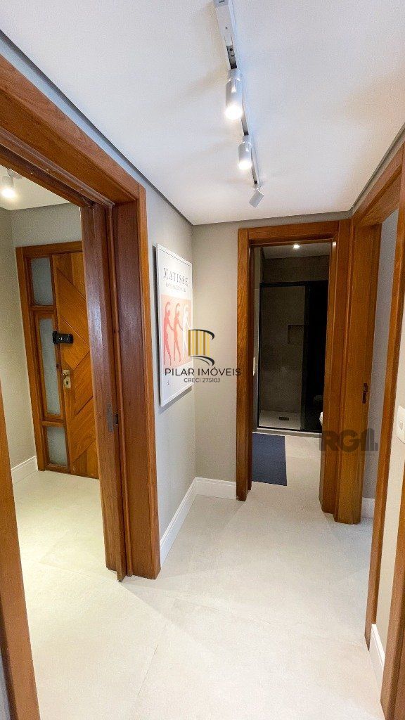 Vende-se luxuoso apartamento 3 quartos com suíte, 2 vagas, com churrasqueira e hidro - 148m² -  Petrópolis