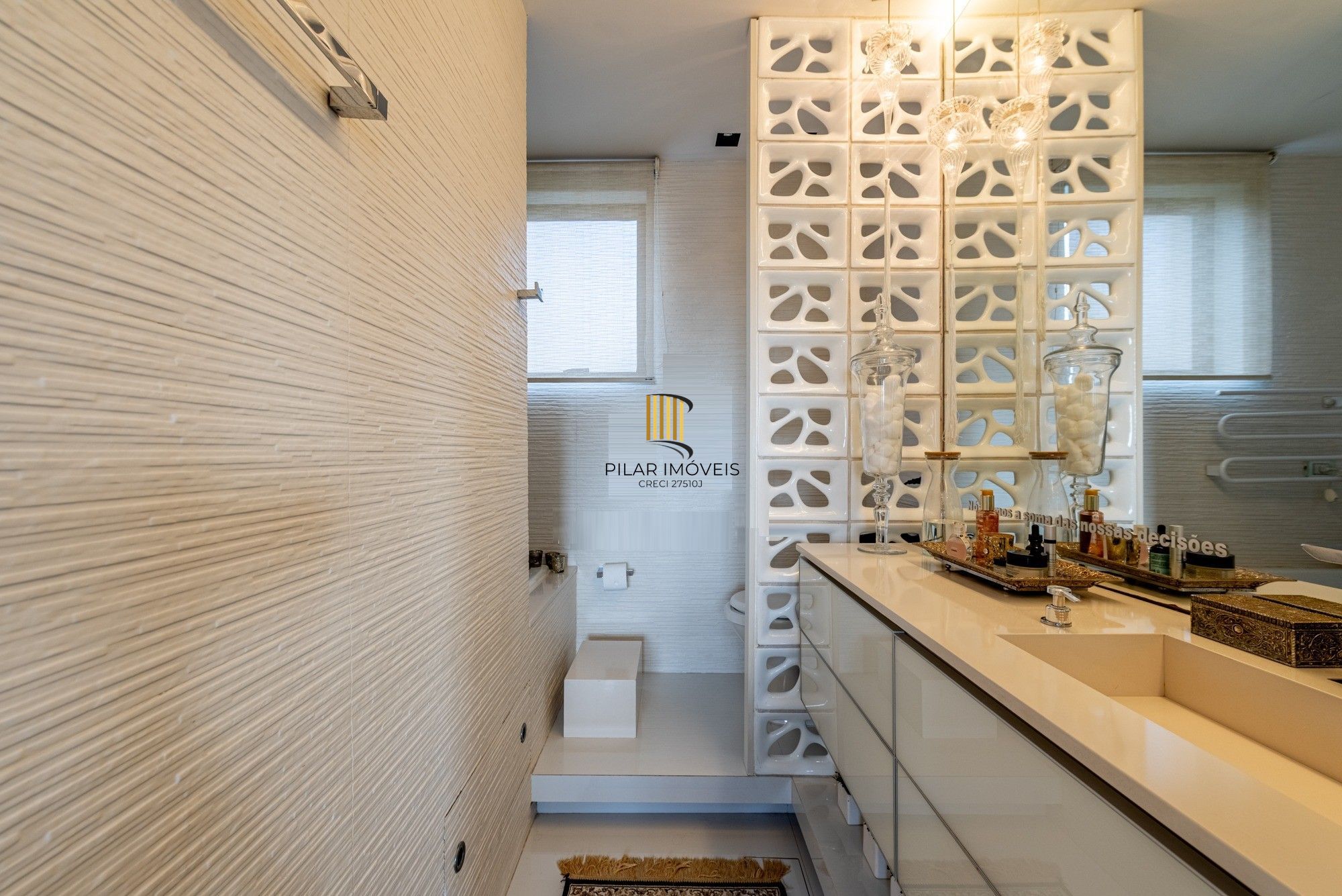 Vende-se cobertura com 2 quartos (1 suíte), 185m² e 2 vagas – Rio Branco