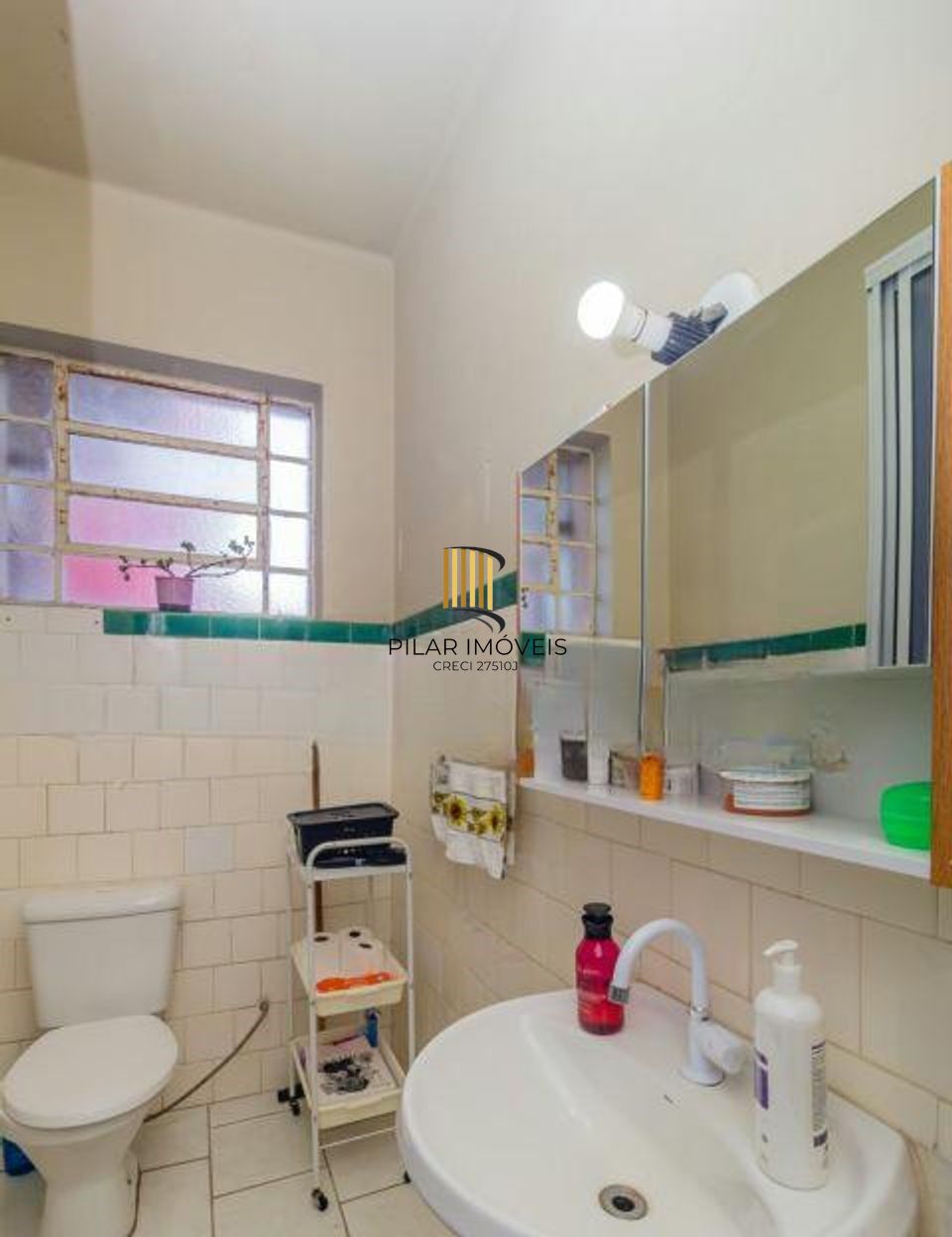 Vende-se apartamento com 3 quartos, 87m² e sacada - Petrópolis