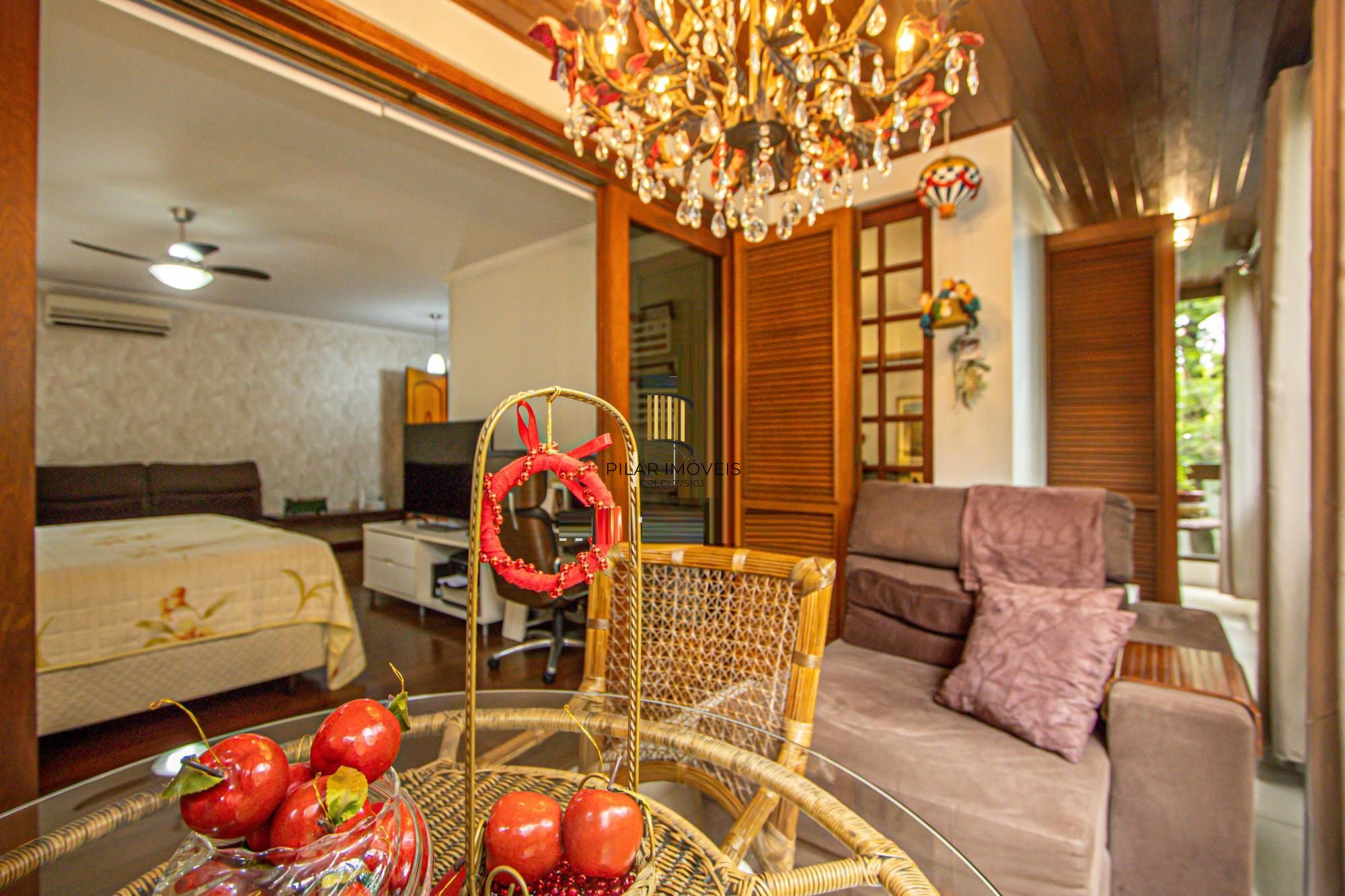 Apartamento mobiliado com 4 quartos, hidromassagem e 2 vagas -254 m²- Petrópolis