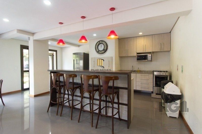 Apartamento 2 dormitórios, 1 suíte, 2 vagas no Bairro Petrópolis