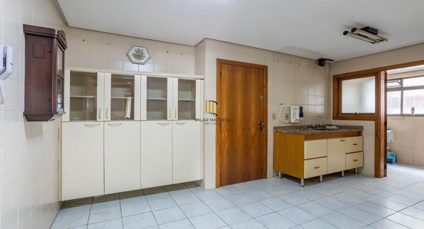 Vende-se apartamento com 3 quartos, 133m² e 2 vagas - Rio Branco