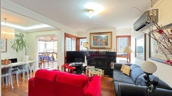 Apartamento com 3 Dormitórios, Suíte e Sacada e 1 vaga - 115m² - Petrópolis