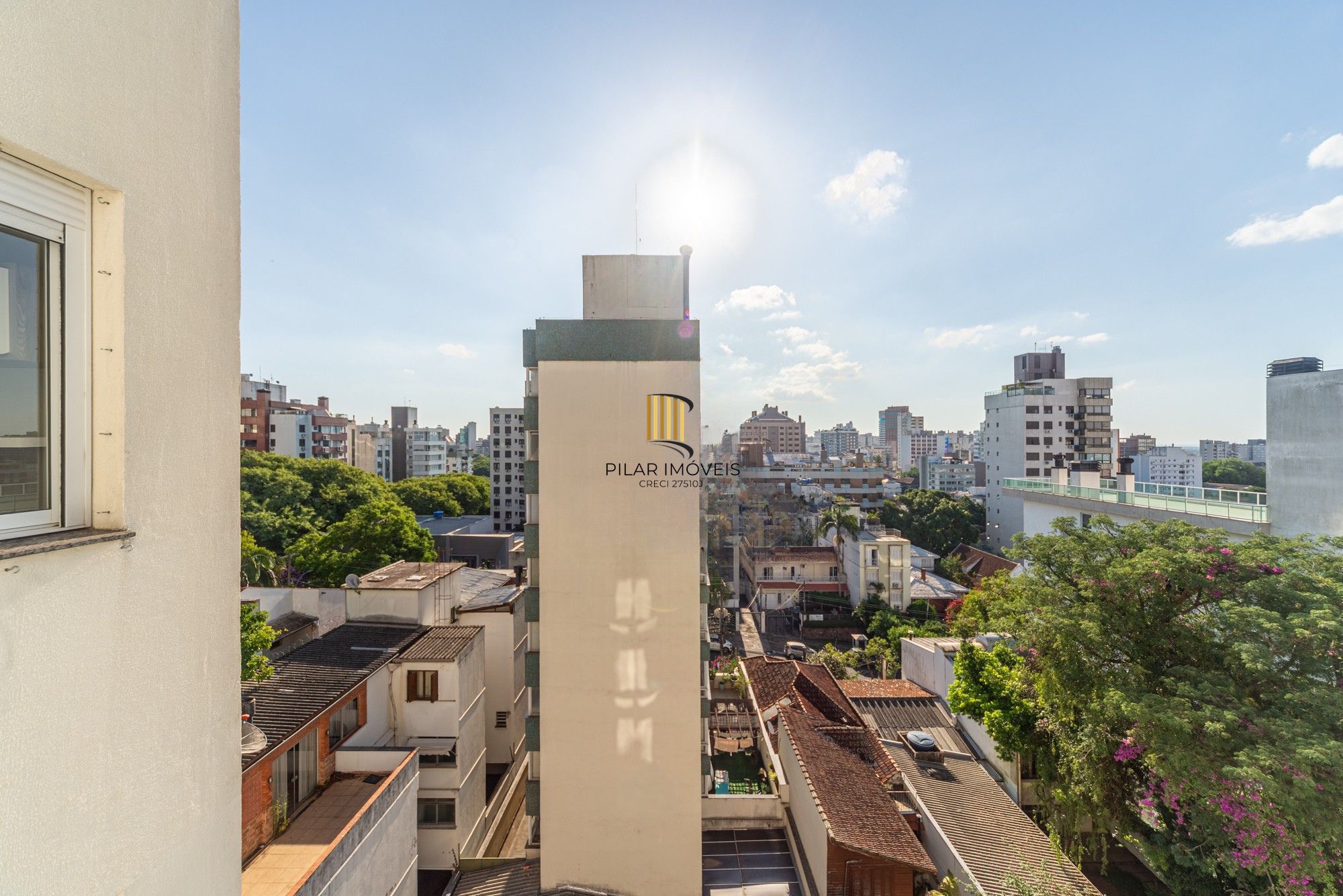 Vende-se apartamento com 1 quarto e 1 vaga – Mont'Serrat