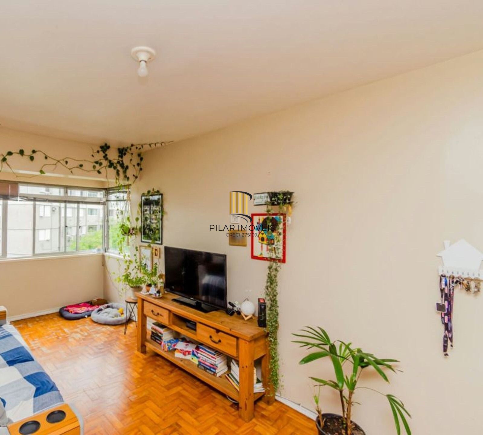 Vende-se apartamento com 2 quartos, 78m² e 1 vaga - Bom Fim