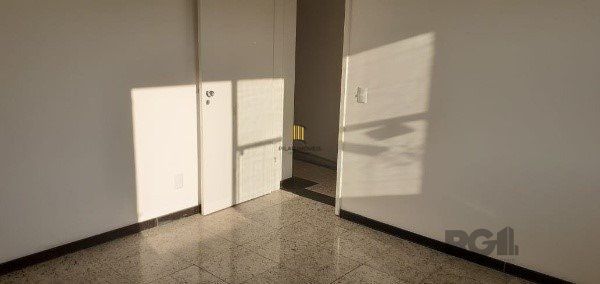 Vende-se bela cobertura de 122m², 2 quartos 2 vagas, desocupado - Auxiliadora