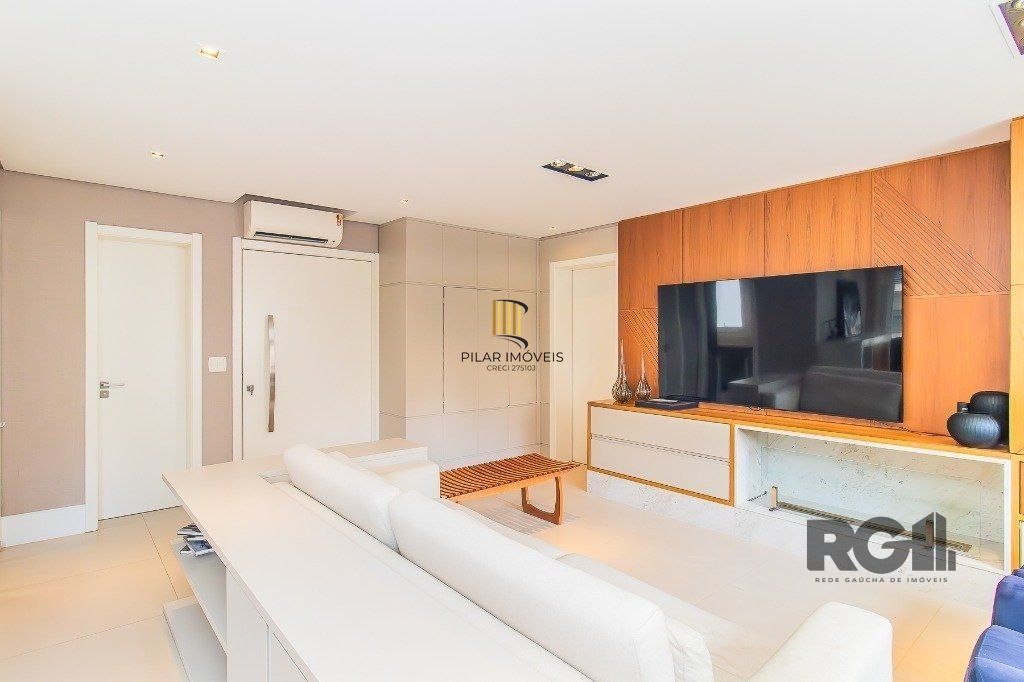 Belo Apartamento 3 quartos com suíte e 2 vagas -  136,24 m² - Petrópolis
