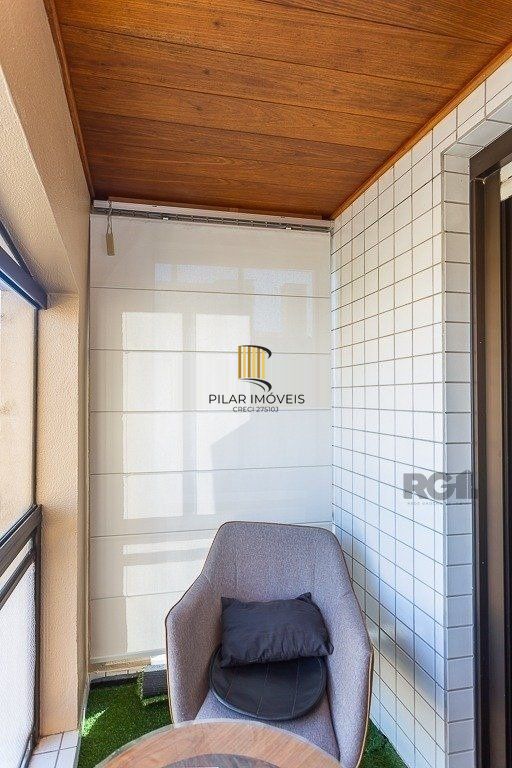 Apartamento 2 dormitórios, 2 banheiros, 1 vaga de garagem no Bairro Independência
