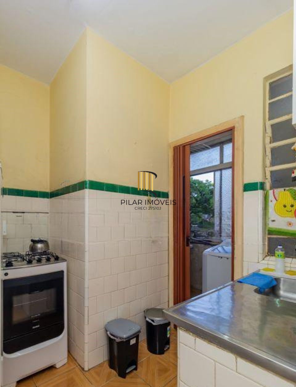 Vende-se apartamento com 3 quartos, 87m² e sacada - Petrópolis