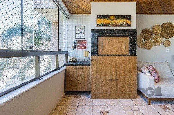 Vende-se luxuoso apartamento 3 quartos com suíte, 2 vagas, lareira, churrasqueira, próximo da encol - 133m² - Bela Vista