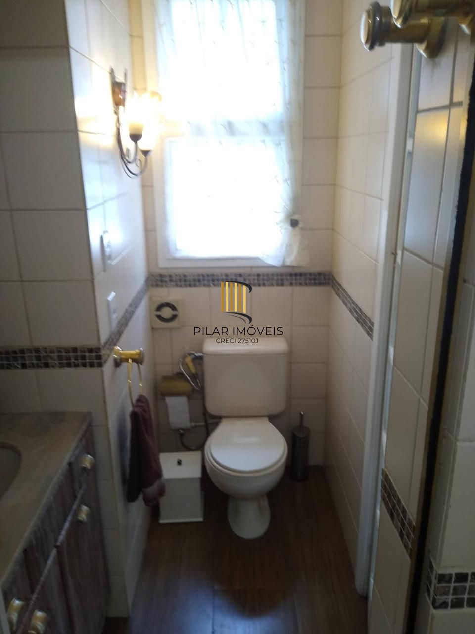 Vende-se apartamento com 3 quartos(1 suíte), 114m² e 1 vaga - Moinhos de Vento