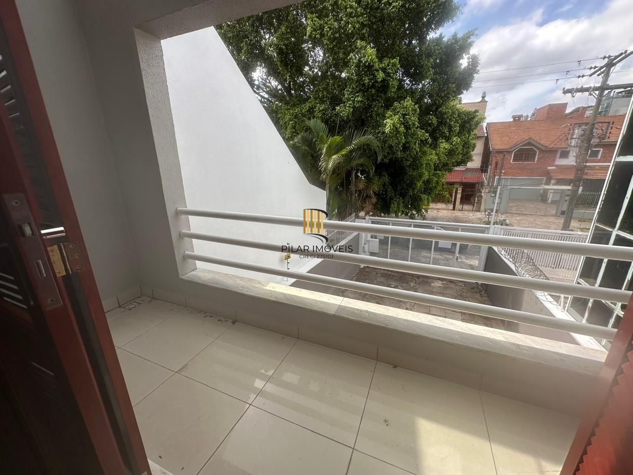 Vende-se casa com 4 suítes, 184m² e 4 vagas – Chácara das Pedras